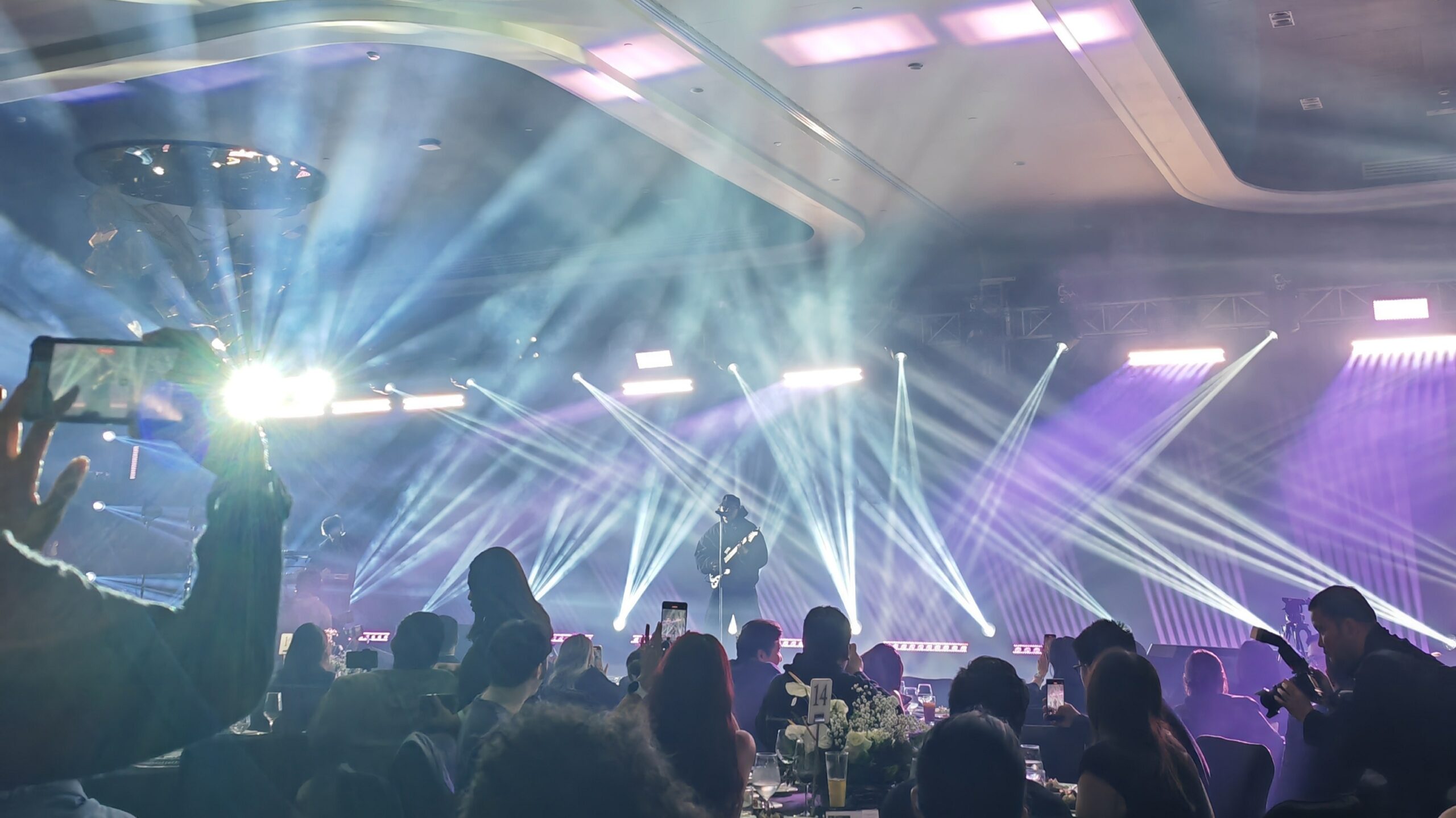 Zack Tabudlo serenades the crowd with his greatest hits “Nangangamba” and “Binibini” among others during Samsung’s “Ultra Unfolds” Launch event at Solaire’s Resort, Paranaque City.
