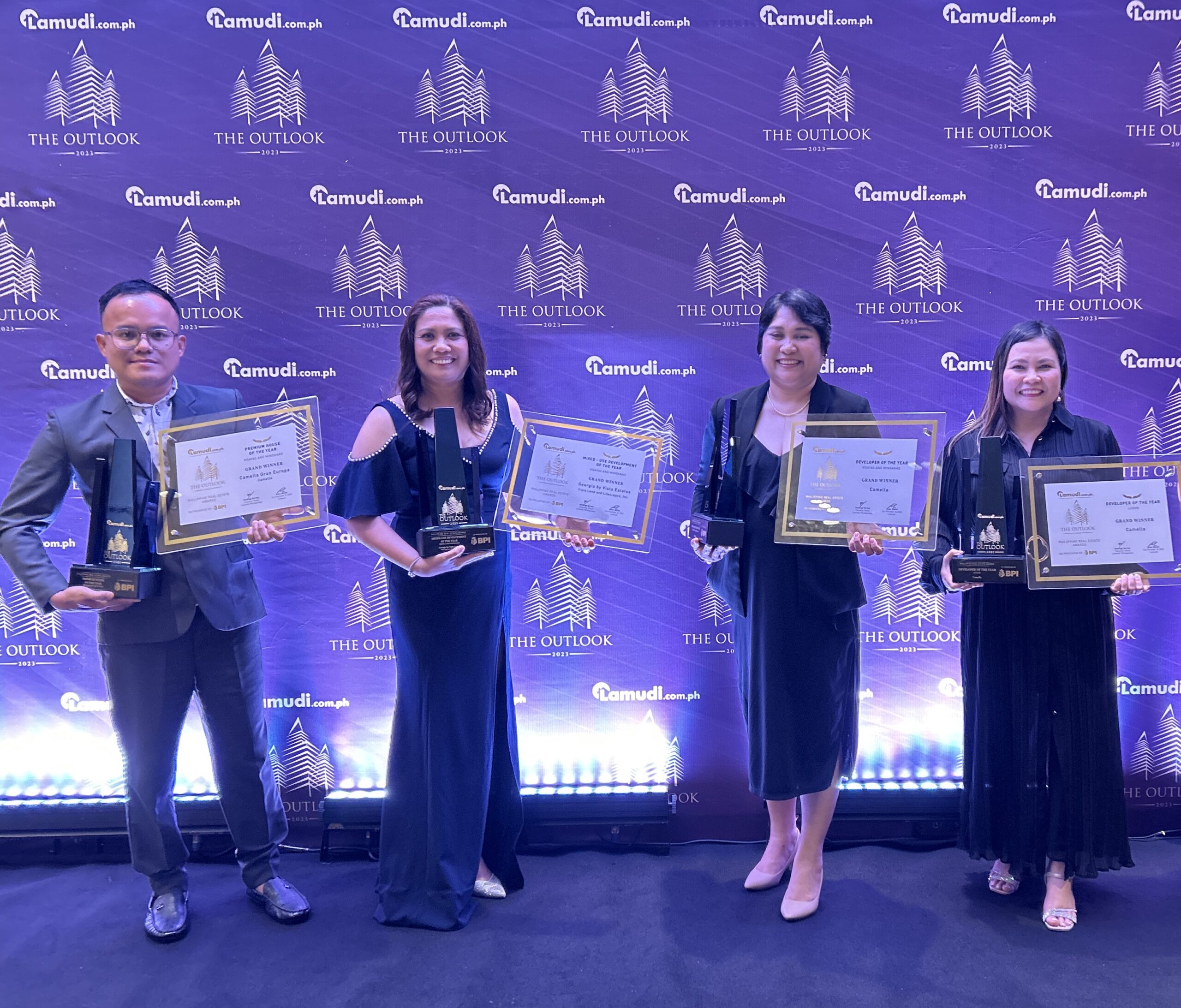  Proudly receiving the awards for Camella are Division Heads Rey Montoya, Lily Donasco, Tanette Pardito, and Rochelle Alpasan. 