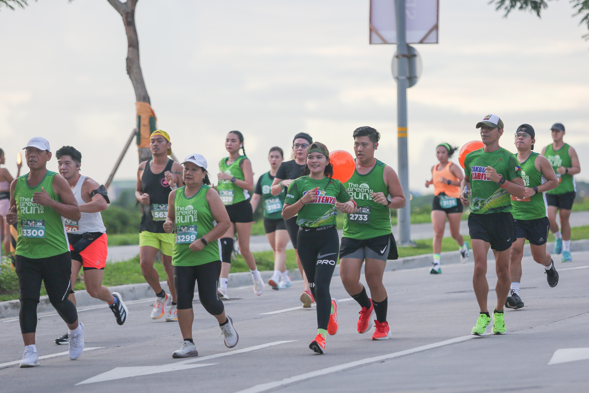 Thousands run for a greener, leaner, brighter future