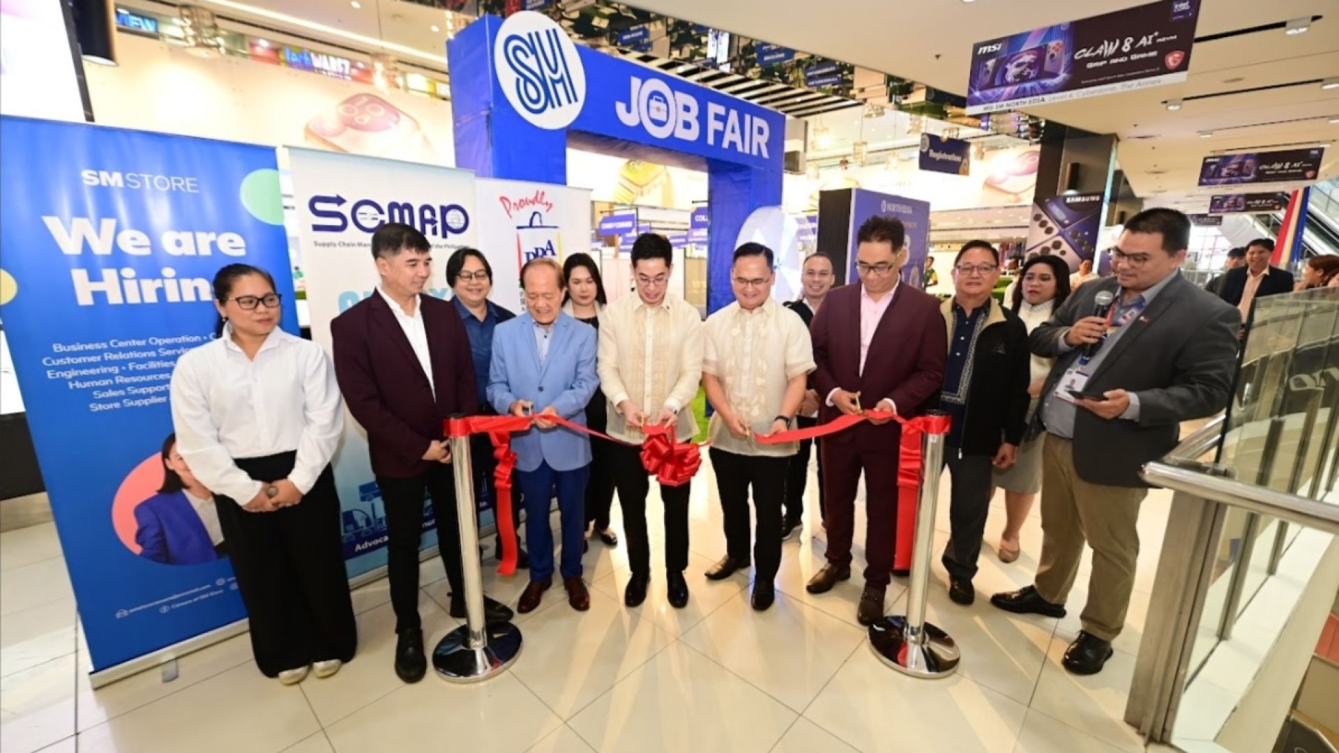 SM Supermalls Celebrates DOLE’s 92nd Anniversary and Marks 30,000th Hired-On-The-Spot Milestone